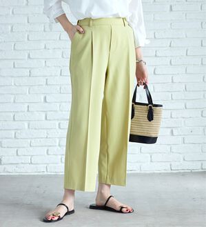 BELLUNA（ベルーナ）の「サラリ美脚見え！タック使いワイドパンツ（ワイドパンツ・ガウチョ）」｜詳細画像