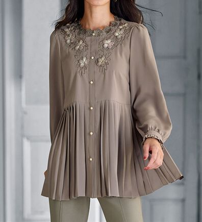 BELLUNA（ベルーナ）の「ぷっくりお花切替プリーツチュニック（チュニック）」