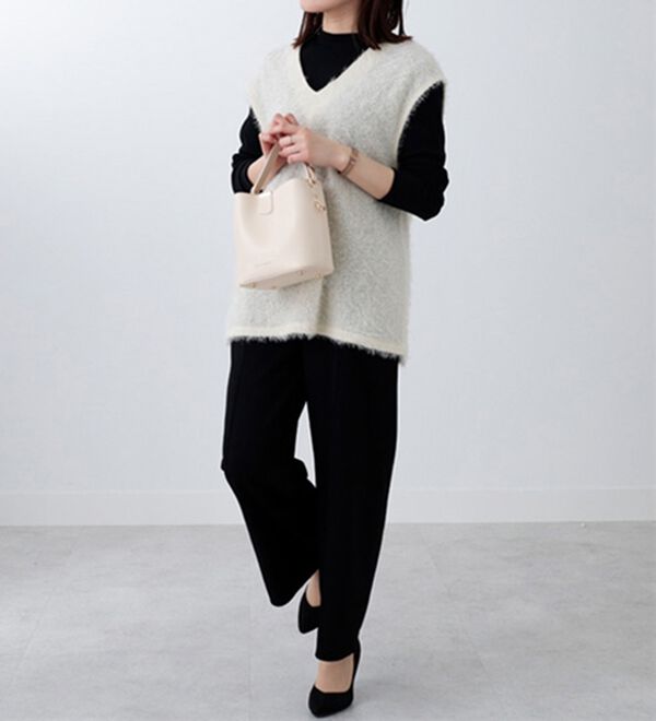 BELLUNA（ベルーナ）の「シャギー素材ベストアンサンブル（アンサンブル）」｜詳細画像