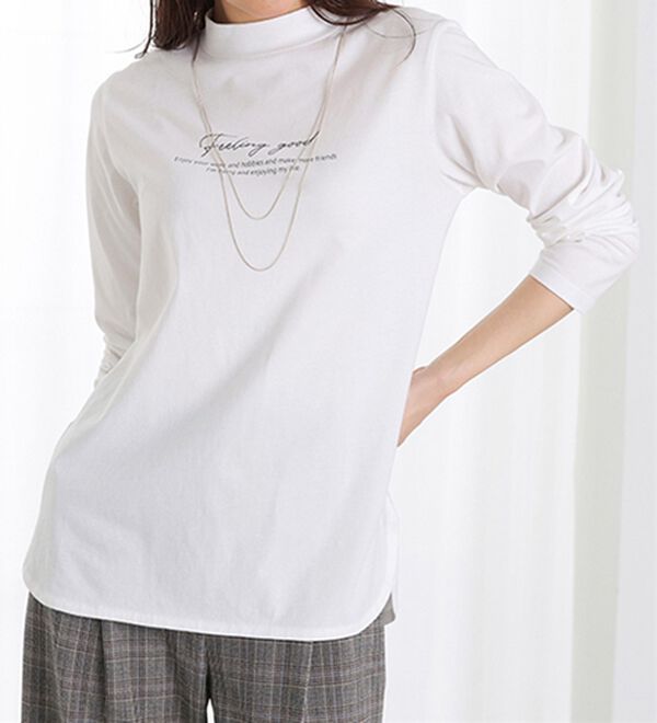 BELLUNA（ベルーナ）の「綿１００％ロゴデザインプルオーバー（カットソー）」｜オフ白