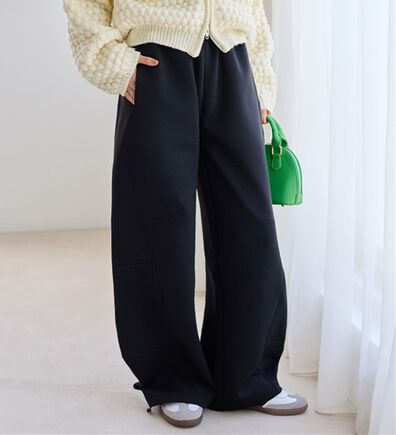 Viola e Viola（ヴィオラ エ ヴィオラ）の「ゆるスウェットコクーンパンツ（その他パンツ）」