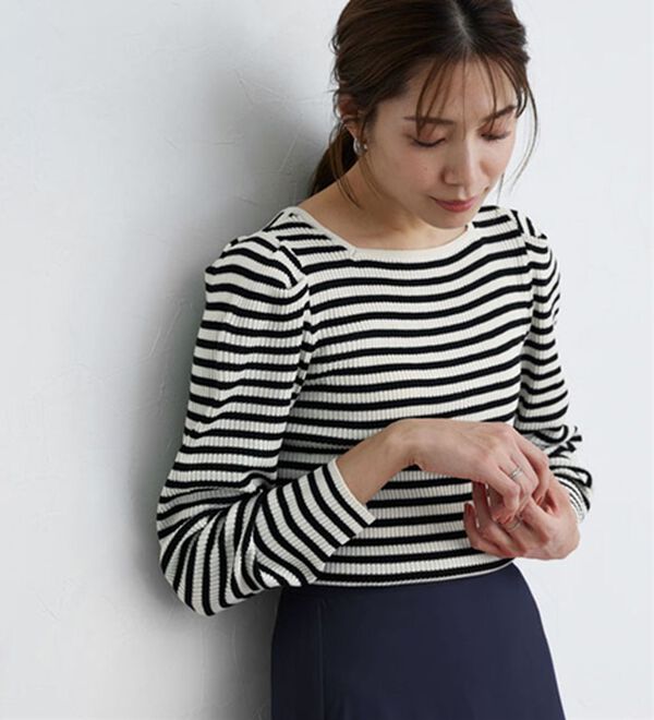 Pierrot（ピエロ）の「【選べるネック】パワーショルダーリブニット（ニット・セーター）」｜詳細画像