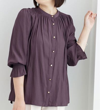 BELLUNA（ベルーナ）の「シャーリング使いビンテージサテンブラウス（ブラウス）」