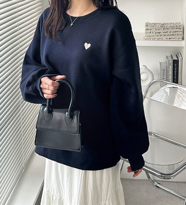 GeeRA（ジーラ）の「ロゴ＆ハート刺しゅう裏起毛スウェット（トレーナー・スウェット）」｜詳細画像