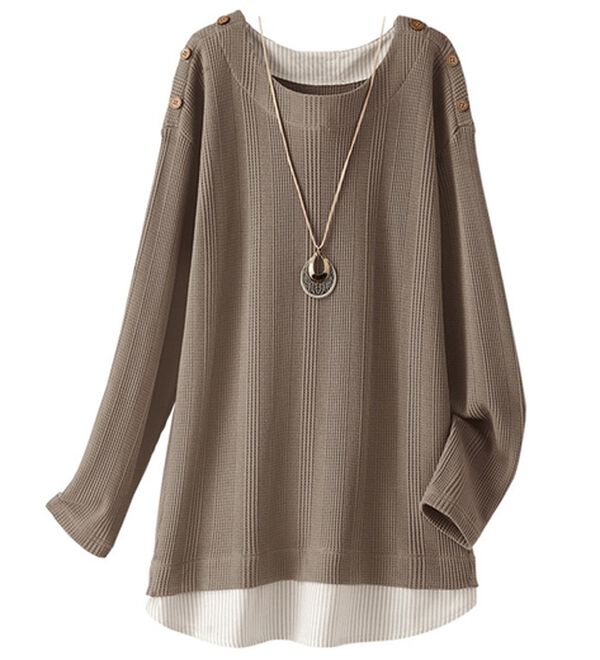 BELLUNA（ベルーナ）の「ワッフル素材重ね着風プルオーバー（カットソー）」｜モカ