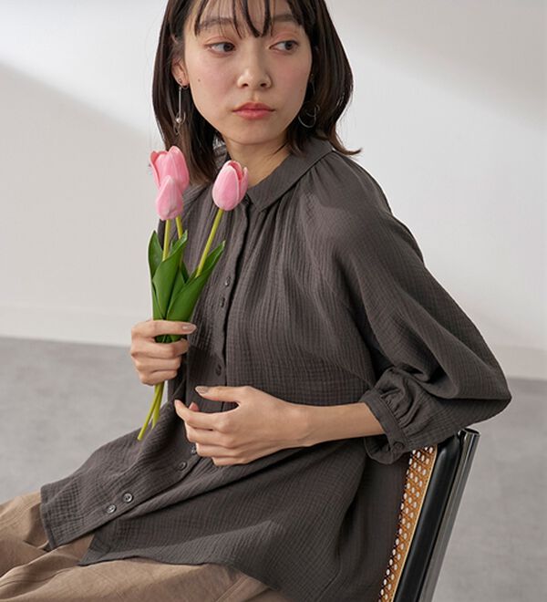 BELLUNA（ベルーナ）の「《ＨｕｇＲｅａｍコットン》ダブルガーゼギャザーブラウス（ブラウス）」｜詳細画像