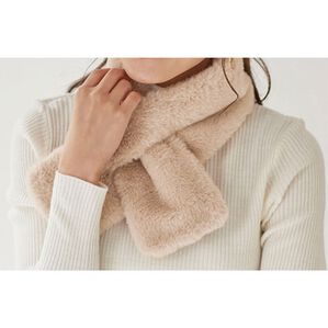BELLUNA（ベルーナ）の「ファーマフラー（ストール・スカーフ・マフラー）」｜ベージュ