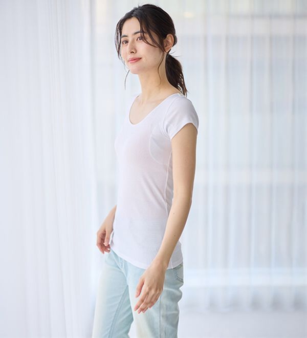 LAVIENNE（ラヴィエンヌ）の「【汗かきさん必見！】涼感サラッと快適汗取り半袖インナー＜さらりラボ＞（肌着・インナーウェア）」｜詳細画像