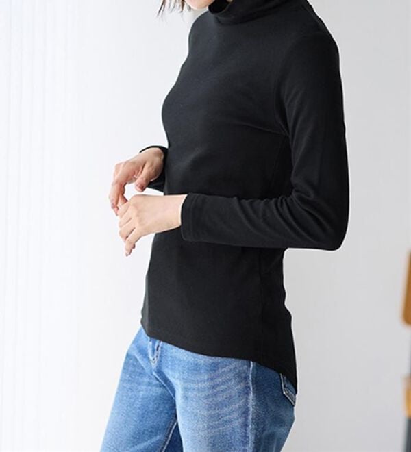 LAVIENNE（ラヴィエンヌ）の「【医師オススメ】綿１００％吸湿発熱あったかインナー　タートルネックインナー長袖（肌着・インナーウェア）」｜詳細画像