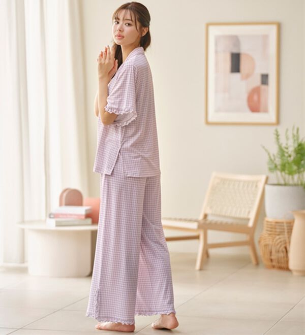 YU'NOW（ユナウ）の「【上下２点セット】レーヨンブレンドフリルシャツパジャマ（パジャマ・ルームウェア）」｜詳細画像