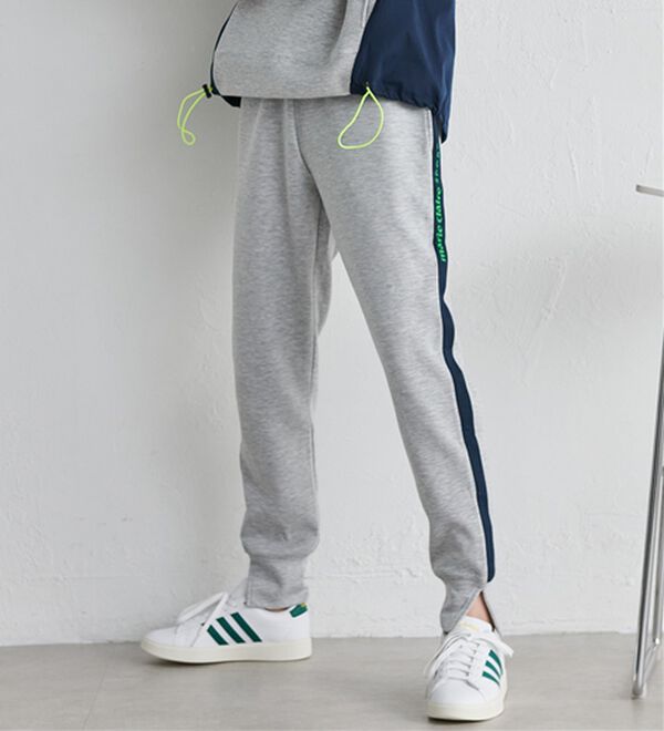 RANAN（ラナン）の「裾スリットジョガーパンツ＜ｍａｒｉｅ　Ｃｌａｉｒｅ　ＳＰＯＲＴ＞（フルレングスパンツ）」｜詳細画像