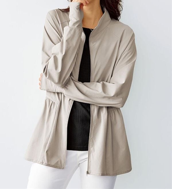 BELLUNA（ベルーナ）の「ギャザー切替ラッシュガードＵＶ対策ジャケット（パーカー）」｜詳細画像