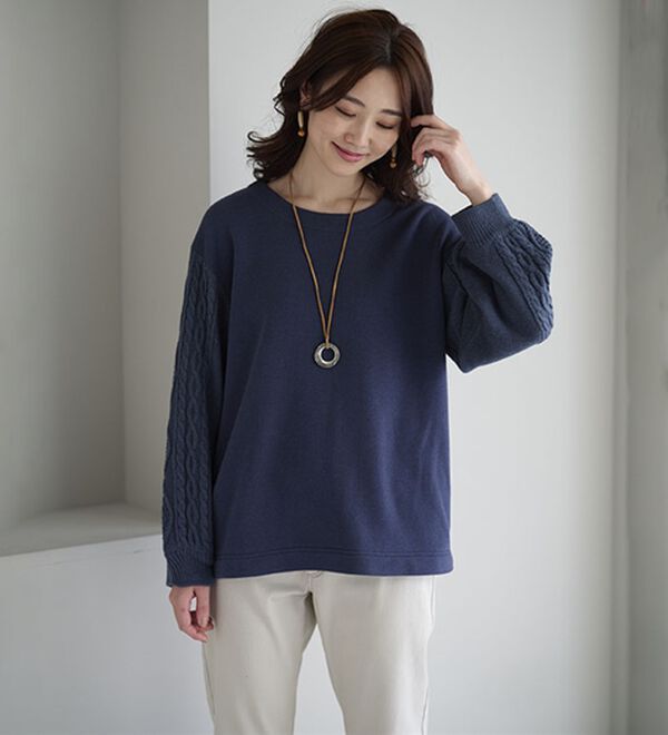 BELLUNA（ベルーナ）の「ケーブルニット使い裏起毛トレーナー（トレーナー・スウェット）」｜詳細画像