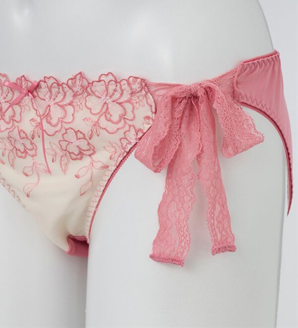 YU'NOW（ユナウ）の「ぷるるん谷間のノンワイヤーブラ＆ショーツ（ブラジャー＆ショーツセット）」｜詳細画像