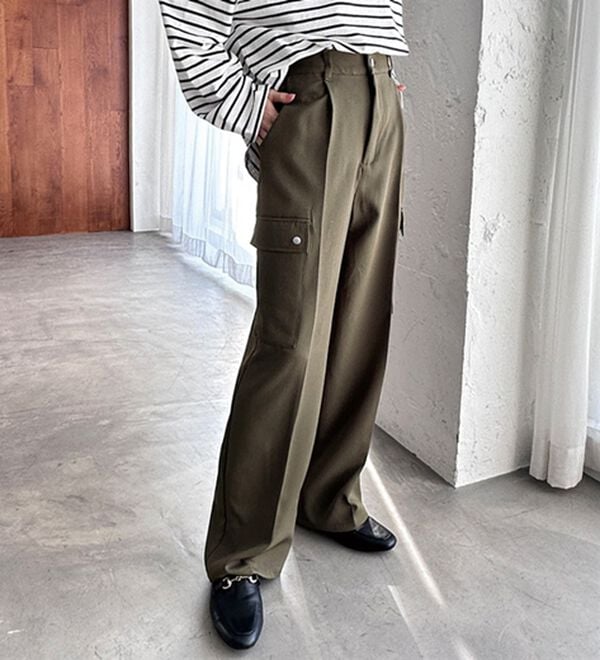 GeeRA（ジーラ）の「タックワイドストレートカーゴパンツ（フルレングスパンツ）」｜詳細画像