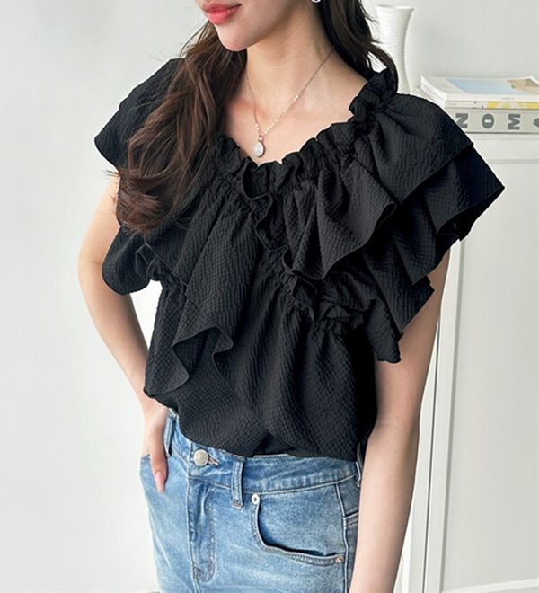 GeeRA（ジーラ）の「クロスフリルサッカーブラウス（ブラウス）」｜ブラック