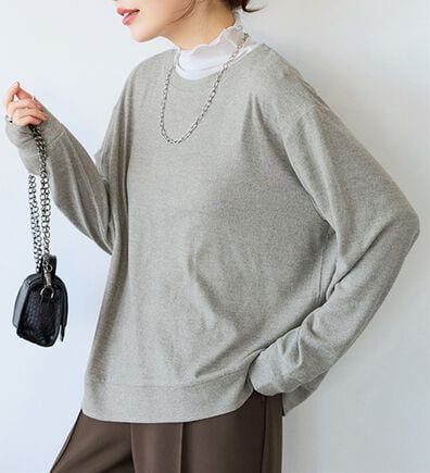 BELLUNA（ベルーナ）の「マシュマロタッチふんわり起毛素材プルオーバー（カットソー）」