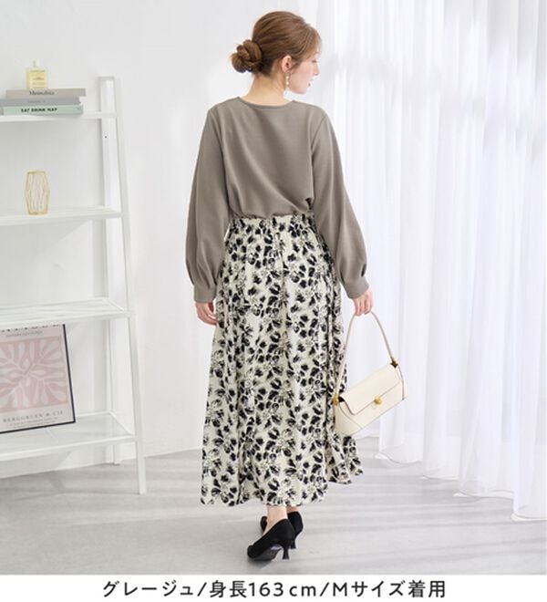 alotta（アロッタ）の「【シワになりにくい】エンボス裏起毛キーネックゆるトップス（カットソー）」｜詳細画像