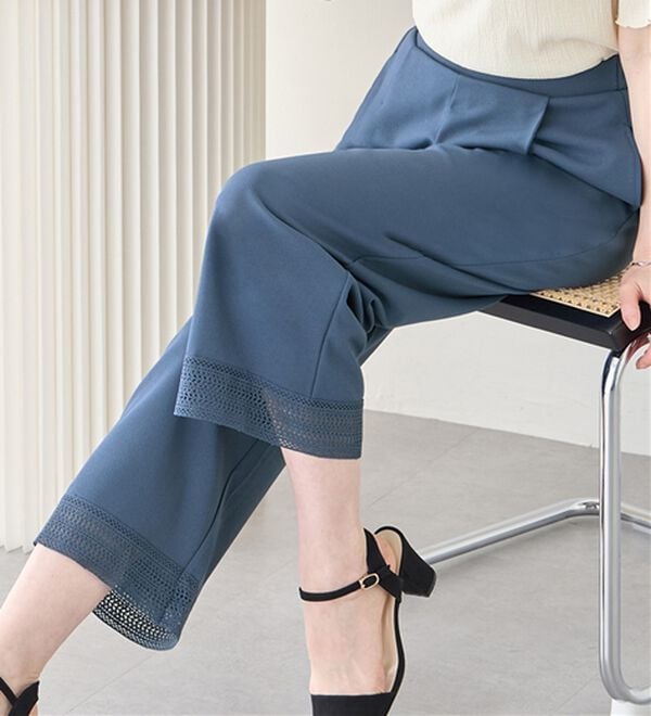 alotta（アロッタ）の「【４つの機能付】ひんやり裾レース楽ちんストレートパンツ（ワイドパンツ・ガウチョ）」｜スモーキーブルー