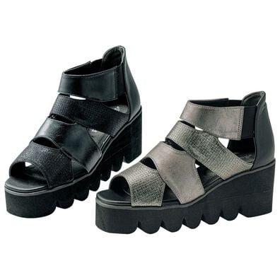 BELLUNA（ベルーナ）の「４Ｅコンビ素材キャタピラーシューズ（サンダル・ミュール）」