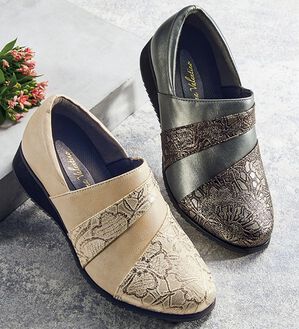 ルフラン（ルフラン）の「ほっそり見え！５Ｅ花柄型押しスリッポン（スリッポン）」｜詳細画像