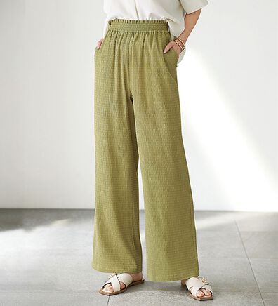 BELLUNA（ベルーナ）の「サラっと素材イージーパンツ（ワイドパンツ・ガウチョ）」