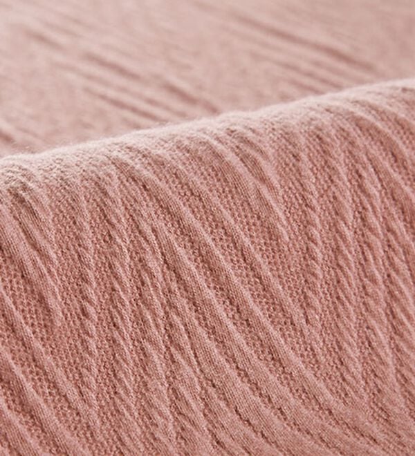 BELLUNA（ベルーナ）の「ふんわりジャカード素材ハイネックチュニック（チュニック）」｜詳細画像