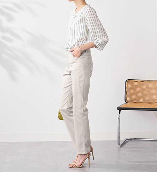 BELLUNA（ベルーナ）の「サラリ速乾！綿サテンストレッチカラーパンツ（フルレングスパンツ）」｜詳細画像