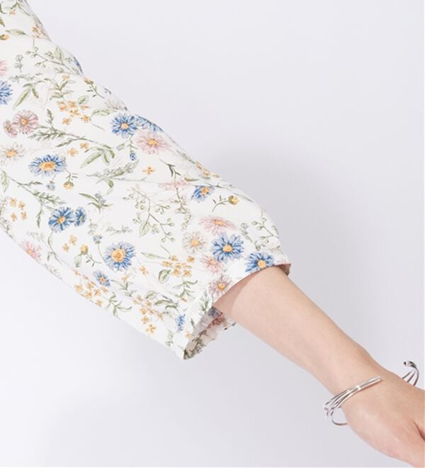 BELLUNA（ベルーナ）の「レーヨン素材ギャザー使いプリントブラウス（ブラウス）」｜詳細画像