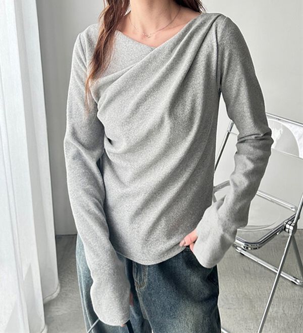 GeeRA（ジーラ）の「ドレープデザインカットソー（カットソー）」｜詳細画像