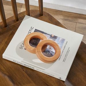 iellio（イエリオ）の「ウッドタッセル　２個セット＜お得・ビーズ・カーテン・アクセサリー・雑貨・シンプル・韓国・北欧・ナチュラル・木＞（のれん・間仕切り・カーテン関連品）」｜リングタイプ