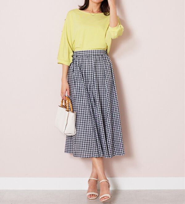 BELLUNA（ベルーナ）の「ラメ調肩ボタンデザインプルオーバー（カットソー）」｜詳細画像