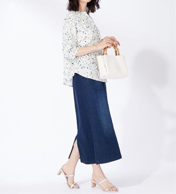 BELLUNA（ベルーナ）の「レーヨン素材ギャザー使いプリントブラウス（ブラウス）」｜詳細画像