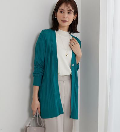 BELLUNA（ベルーナ）の「【店舗・ネット限定】リブ使いボタンデザインカーディガン（ニットカーディガン）」