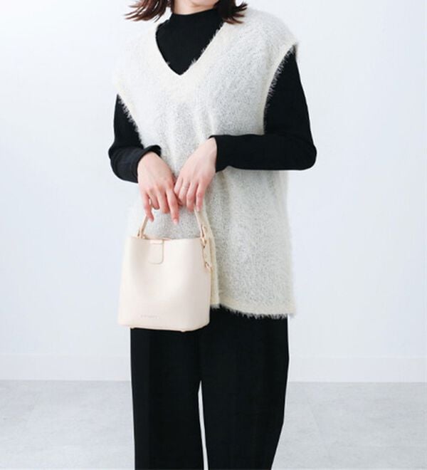 BELLUNA（ベルーナ）の「シャギー素材ベストアンサンブル（アンサンブル）」｜詳細画像