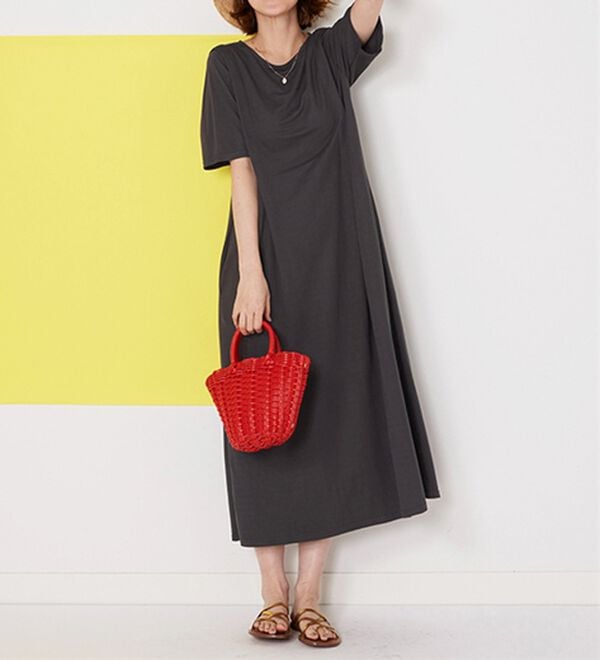 BELLUNA（ベルーナ）の「ヒンヤリ！タック使いかのこワンピース（カットソーワンピース）」｜詳細画像