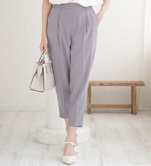A HAPPY MARILYN（アハッピーマリリン）の「【Ｌ～６Ｌ／選べる丈】スラっと美脚ストレッチテーパードパンツ（テーパードパンツ）」｜ライトグレー