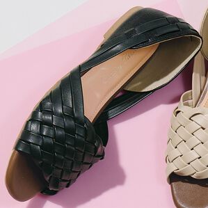 「メッシュフラットシューズ（サンダル・ミュール）」｜ブラック