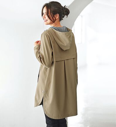 BELLUNA（ベルーナ）の「はっ水加工ボンディング素材ロング丈パーカー（ハーフコート）」