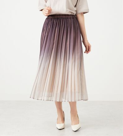 BELLUNA（ベルーナ）の「プリーツデザイングラデーションスカート（ロングスカート）」