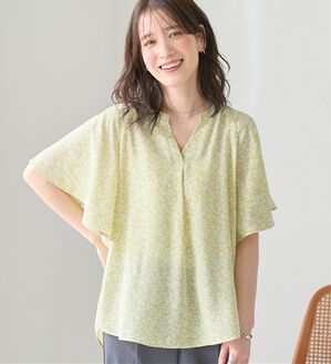 Viola e Viola（ヴィオラ エ ヴィオラ）の「【選べる２丈】さらっと涼感フレアスリーブブラウス（ブラウス）」｜イエロー系花柄／トップス丈