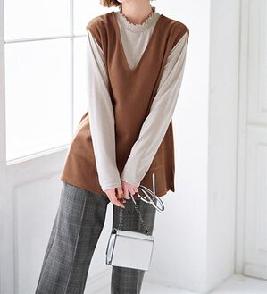 BELLUNA（ベルーナ）の「シャーリング衿ベストアンサンブル（アンサンブル）」｜テラコッタ&times;ベージュ