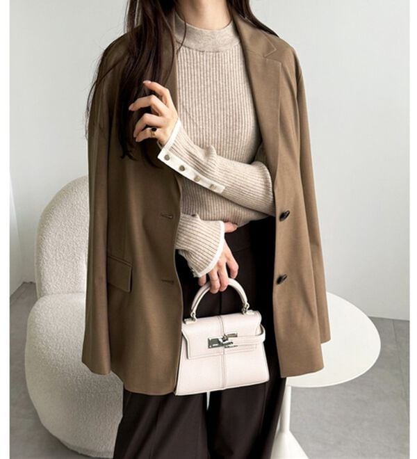 GeeRA（ジーラ）の「袖口ボタン配色ハイネックリブニット（ニット・セーター）」｜詳細画像