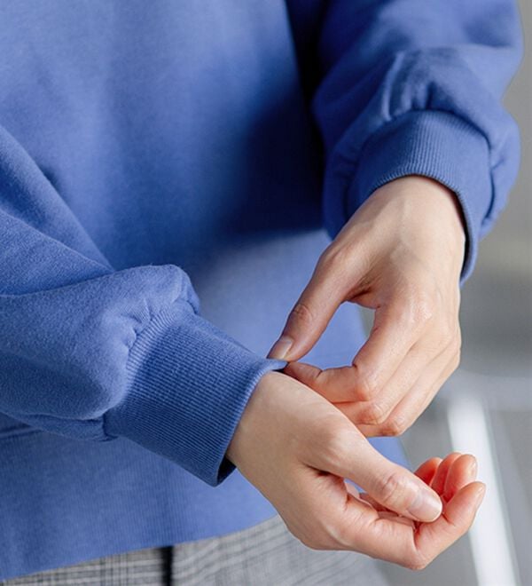 BELLUNA（ベルーナ）の「軽やか綿混！大人サマ見えスウェット（カットソー）」｜詳細画像