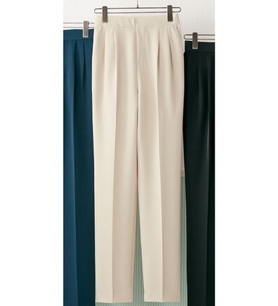 BELLUNA（ベルーナ）の「すっきり美脚タックテーパードパンツ（フルレングスパンツ）」