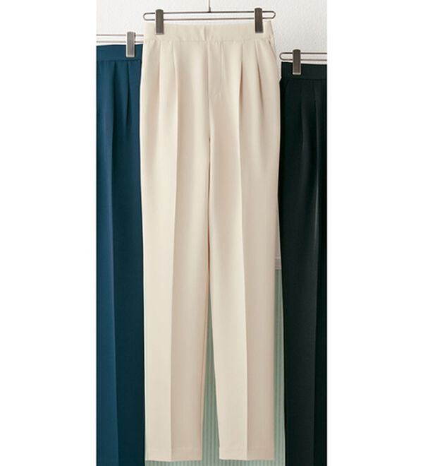 BELLUNA（ベルーナ）の「すっきり美脚タックテーパードパンツ（フルレングスパンツ）」｜アイボリー