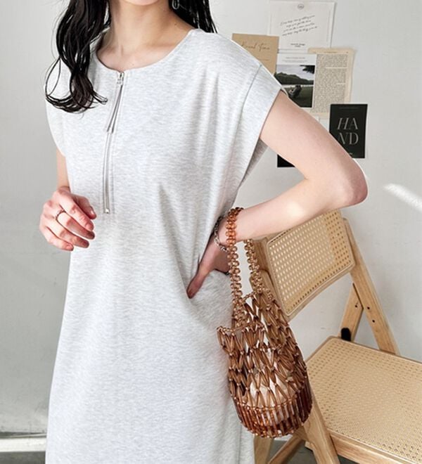 GeeRA（ジーラ）の「前後２ＷＡＹハーフジップＩラインワンピース（カットソーワンピース）」｜詳細画像