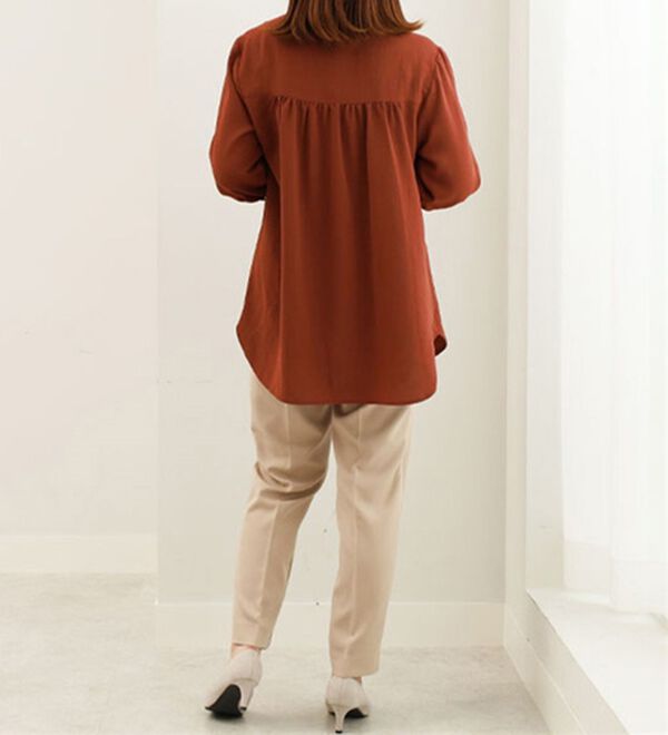 BELLUNA（ベルーナ）の「ビンテージ調くるみボタン使いチュニック（チュニック）」｜詳細画像