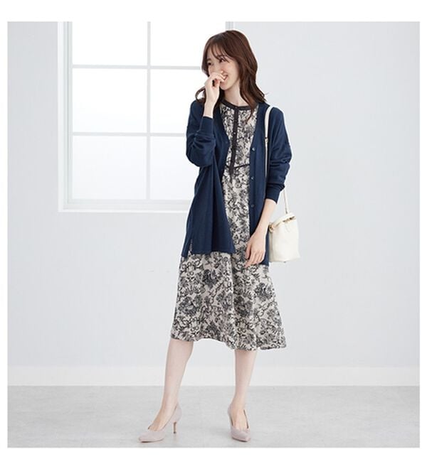 BELLUNA（ベルーナ）の「ボタン使いＶネックカーディガン（ニットカーディガン）」｜詳細画像