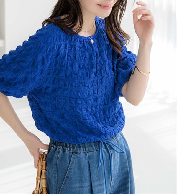 BELLUNA（ベルーナ）の「ポコポコ素材裾ドロストプルオーバー（カットソー）」｜詳細画像